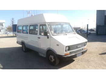 Микроавтобус IVECO !!!!!!!!!DAILY 40.10 PULMINO 17 POSTI