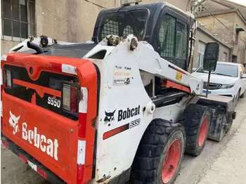 Мини-погрузчик с бортовым поворотом BOBCAT