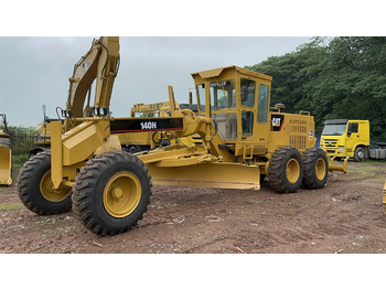 Грейдер CATERPILLAR 140H