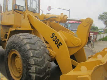 Колёсный погрузчик CATERPILLAR