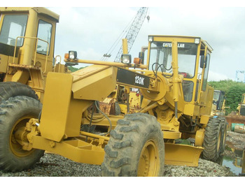 Грейдер CATERPILLAR 120K