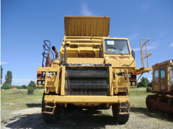 Карьерный самосвал CATERPILLAR