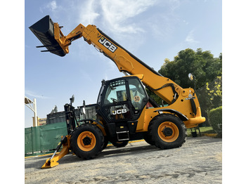 Телескопический фронтальный погрузчик JCB