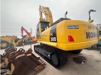 Гусеничный экскаватор KOMATSU PC300-8