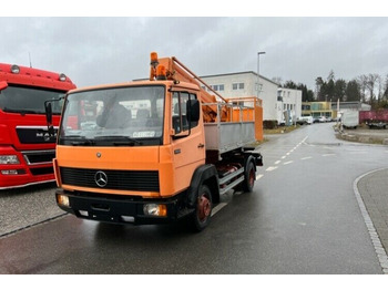 Грузовик с подъемником MERCEDES-BENZ