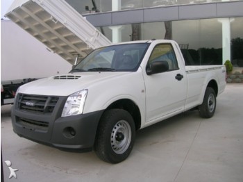 Isuzu D-MAX - Легковой автомобиль