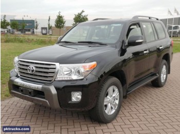 Легковой автомобиль Toyota Land Cruiser LC200 VX V8