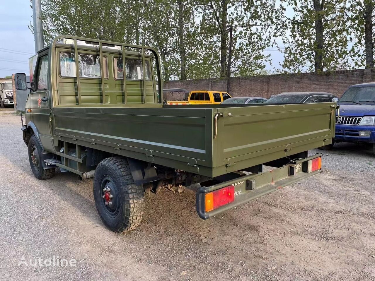 Малотоннажный бортовой грузовик IVECO 4x4 all wheels drive light cargo truck military chassis: фото 4