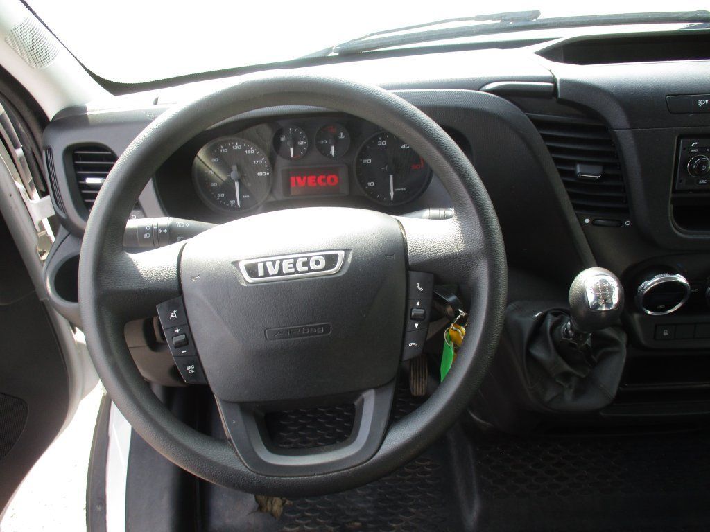 Цельнометаллический фургон Iveco 35S16: фото 9