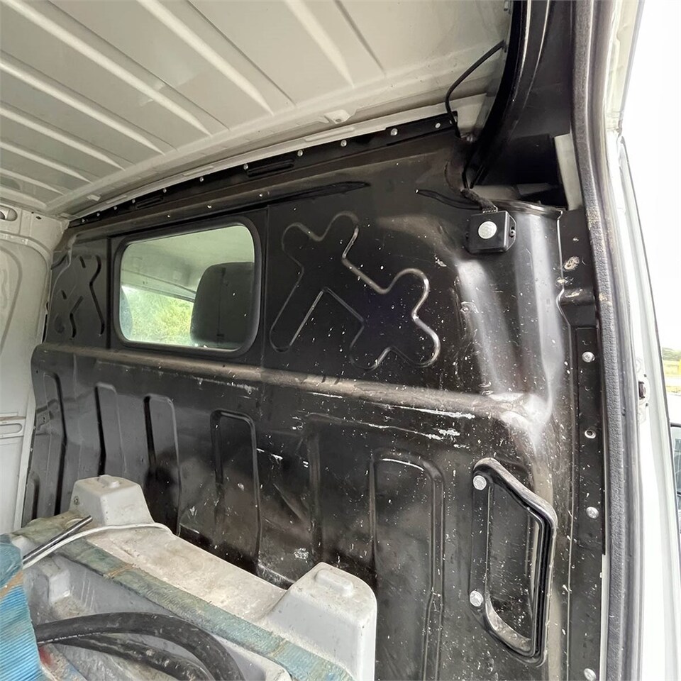Цельнометаллический фургон Iveco 35-120 HI Matic: фото 28