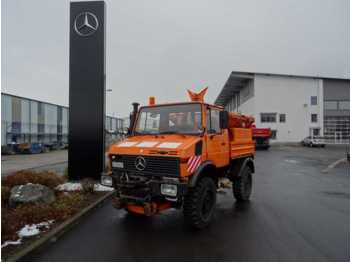 Бортовой грузовик Mercedes-Benz Unimog U1000/U427 4x4 Winterdienst