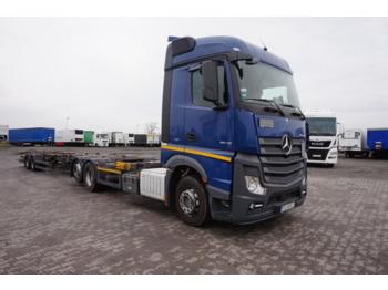Грузовик-контейнеровоз/ сменный кузов Mercedes Benz 2545