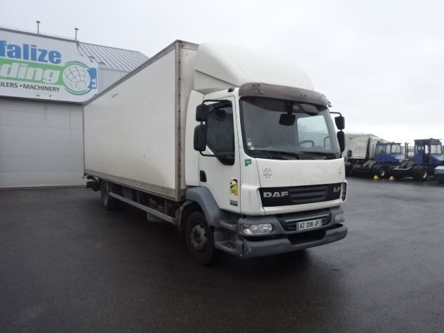 Грузовик с закрытым кузовом DAF LF 55 280 // broken engine - moteur cassé !