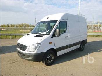 Грузовик с закрытым кузовом MERCEDES-BENZ SPRINTER 310CDI