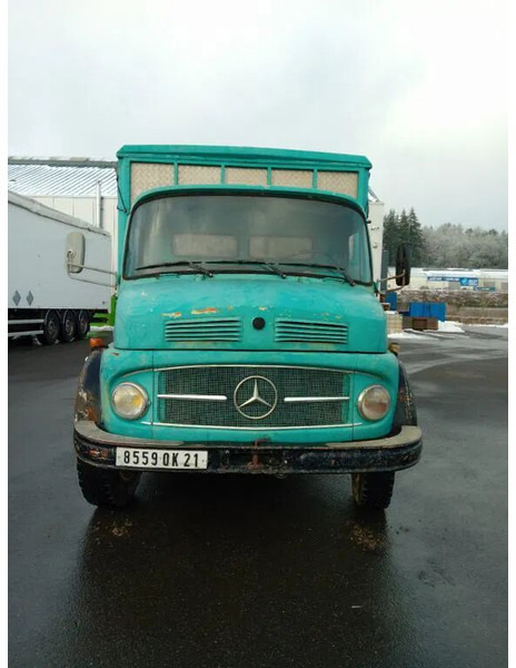 Грузовик с закрытым кузовом Mercedes-Benz 1113