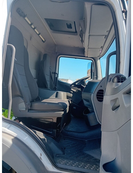 Грузовик с закрытым кузовом Mercedes-Benz Atego 1222