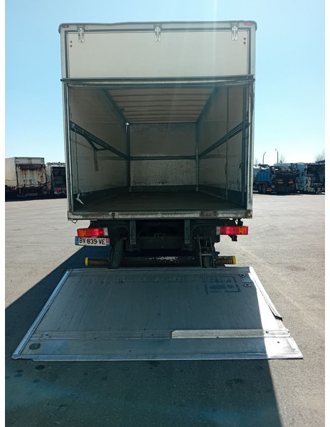 Грузовик с закрытым кузовом Mercedes-Benz Atego 1222