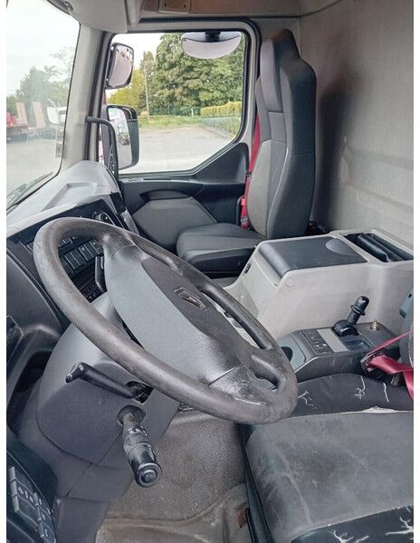 Грузовик с закрытым кузовом Renault D 18 320