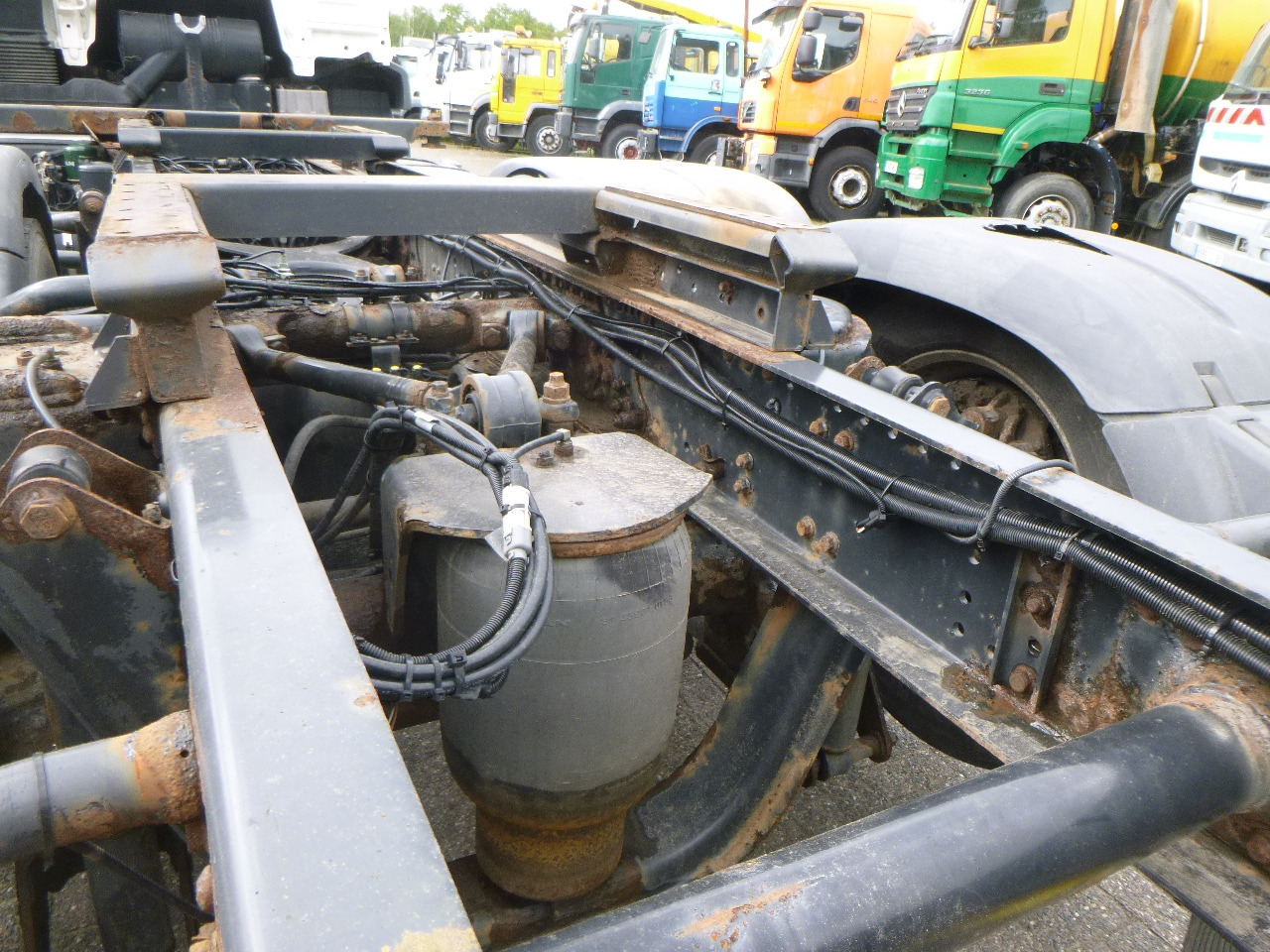 Грузовик-шасси M.A.N. TGS 26.360 Euro 5 6x2 chassis 20 ft + ADR: фото 8