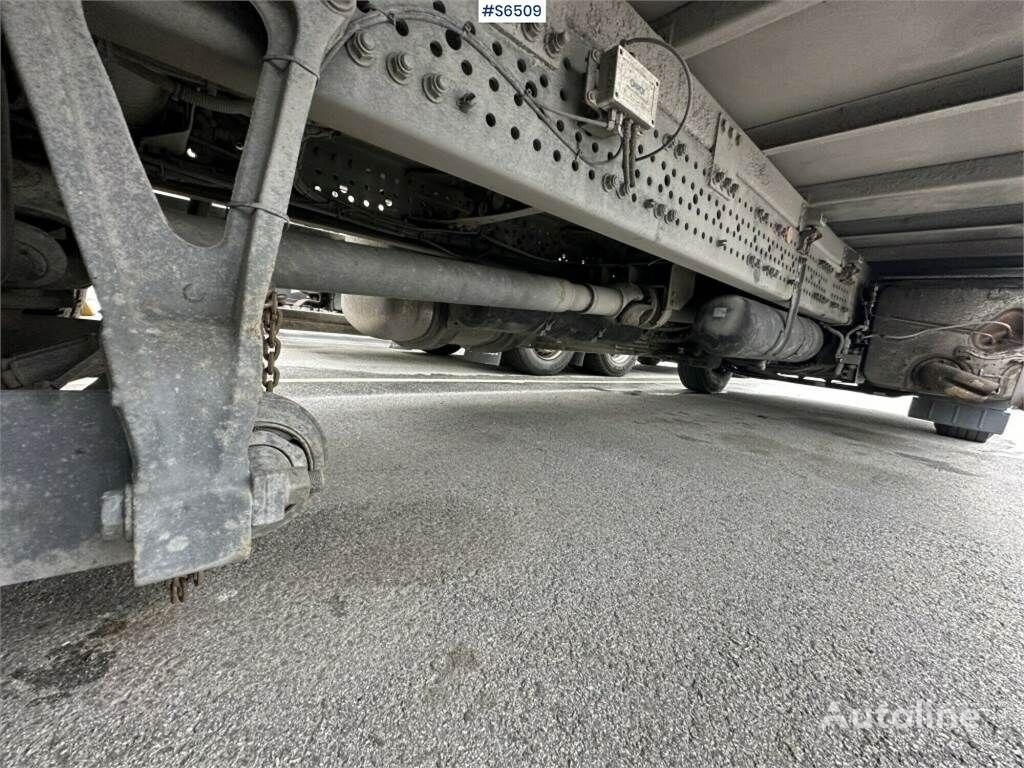 Грузовик с закрытым кузовом Mercedes-Benz Antos 1840 Box Truck With Tail Lift: фото 31