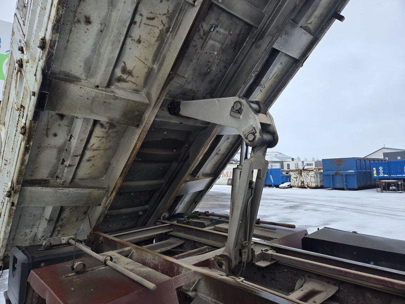 Самосвал Iveco 130E15