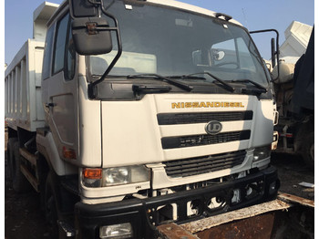 Самосвал NISSAN PF6