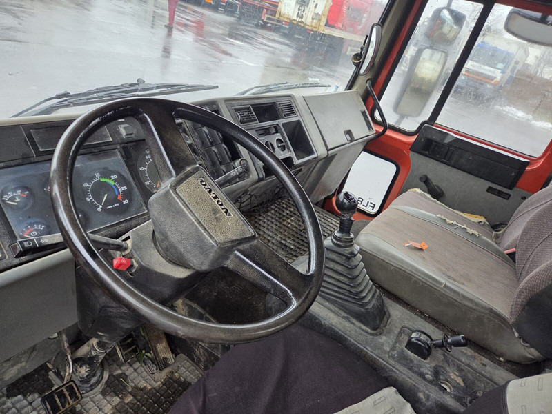 Самосвал Volvo FL6 12