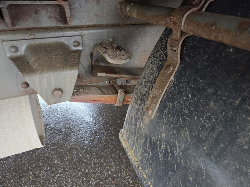 Самосвал Volvo FL6 12