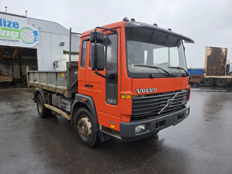 Самосвал Volvo FL6 12