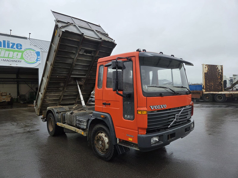 Самосвал Volvo FL6 12