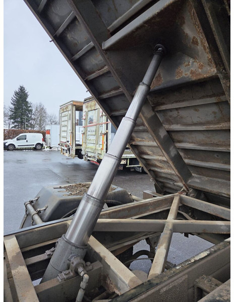 Самосвал Volvo FL6 12