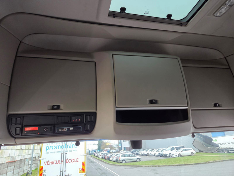 Тентованный грузовик DAF XF 450 - AUTO ECOLE