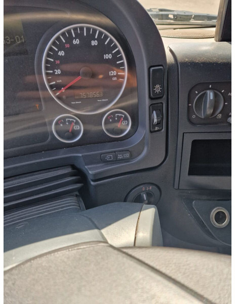 Тентованный грузовик MAN TGA 16.380