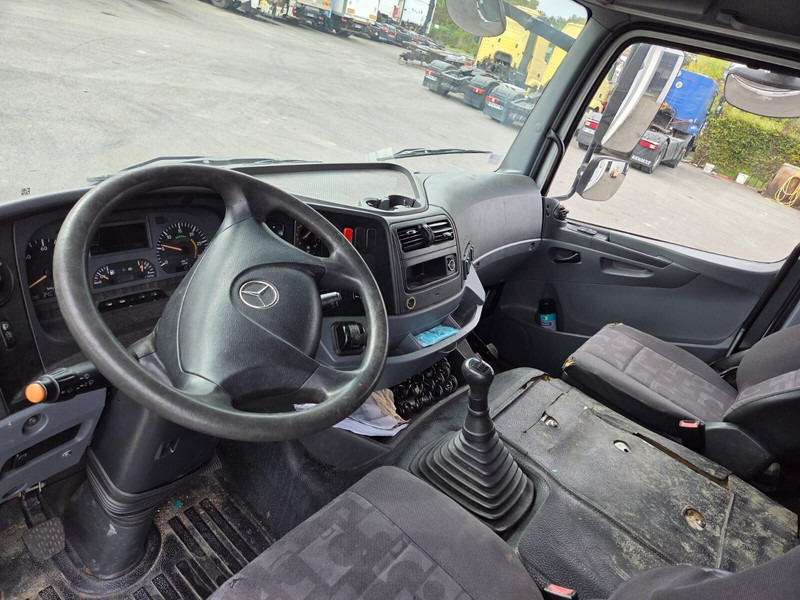 Тентованный грузовик Mercedes-Benz Axor 1829 - full steel/lames