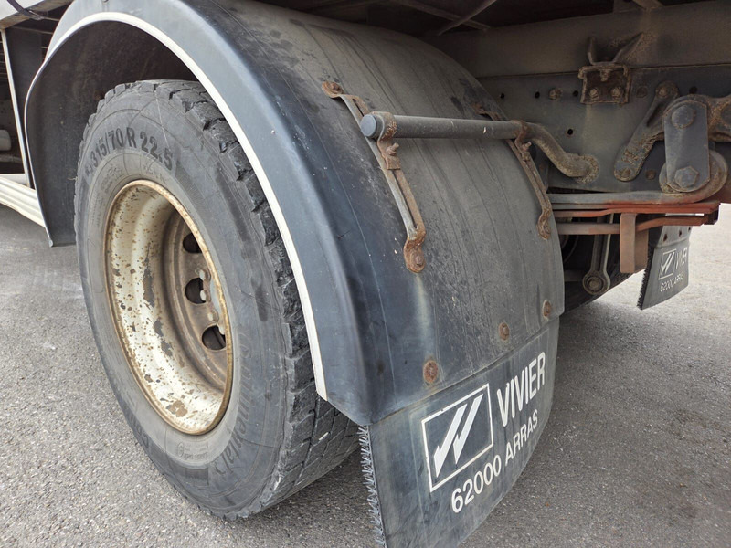 Тентованный грузовик Mercedes-Benz Axor 1829 - full steel/lames