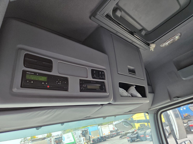 Тентованный грузовик Mercedes-Benz Axor 1829 - full steel/lames