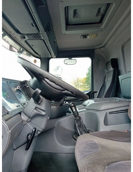 Тентованный грузовик Scania 94.220 D - manual gearbox - top condition