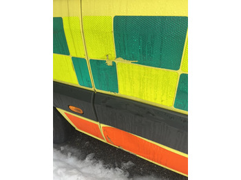 Машина скорой помощи MERCEDES-BENZ Sprinter 319 3.0 ambulance / Krankenwagen: фото 4