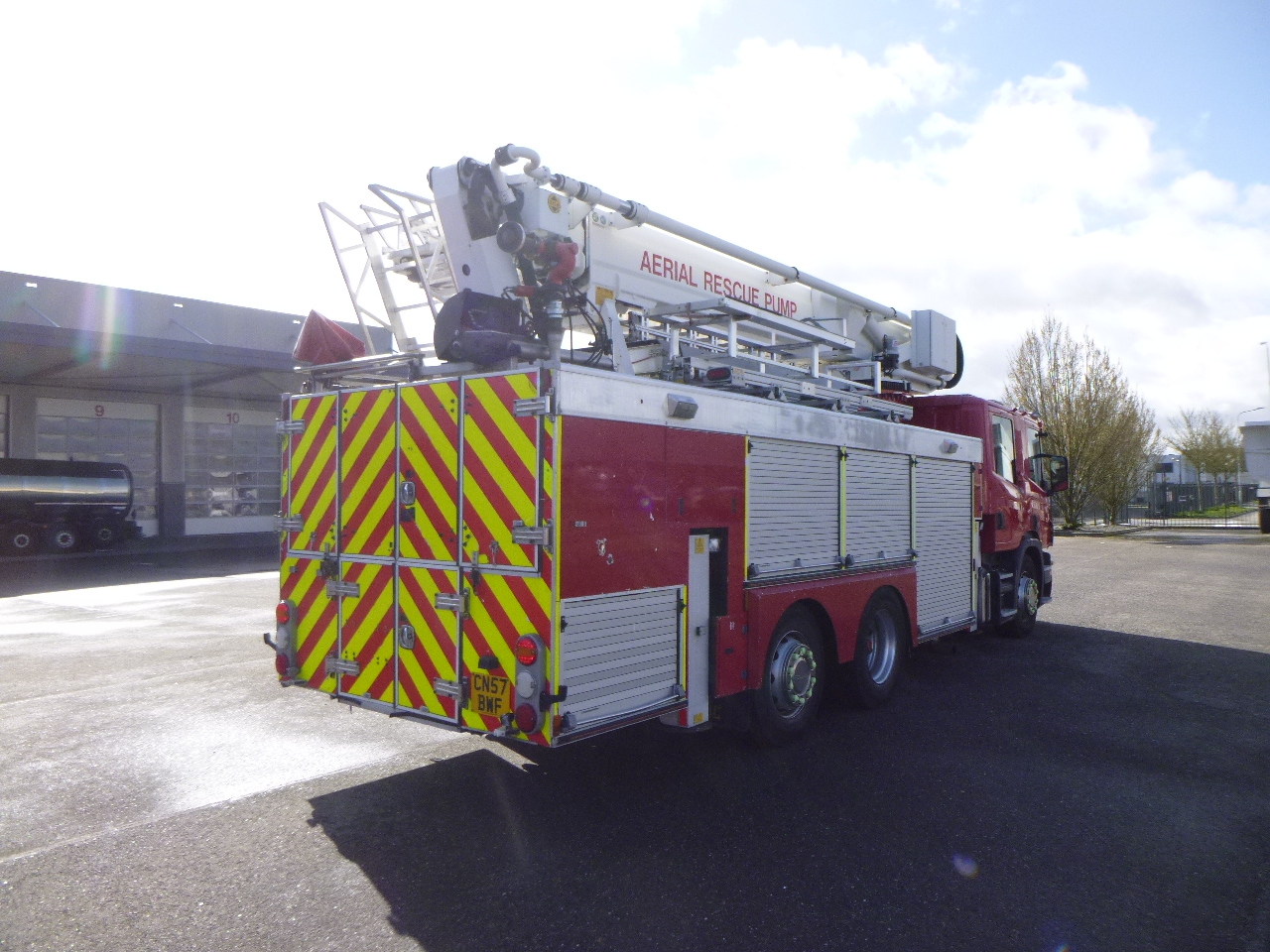 Пожарная машина Scania P310 6x2 RHD fire truck + pump, ladder & manlift: фото 4