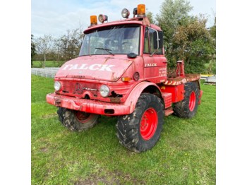 Эвакуатор Mercedes Unimog