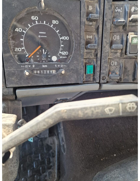 Эвакуатор Volvo FL6 14