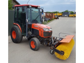 Коммунальный трактор Kubota B3030 m/kost