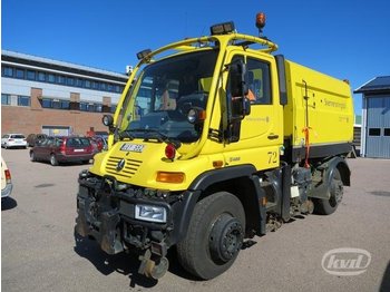 Unimog U400L -03  - Подметально-уборочная машина