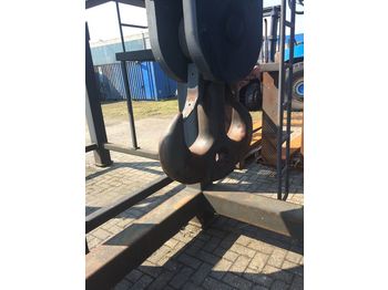 Навесное оборудование DEMAG crane hook for Fantuzzi