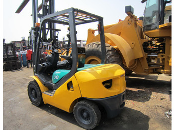 4-колесный вилочный погрузчик KOMATSU FD30