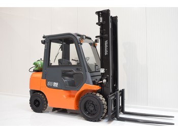 4-колесный вилочный погрузчик TOYOTA 02-7FGF30