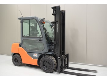 4-колесный вилочный погрузчик TOYOTA 02-8FDF30