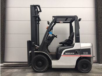 Вилочный погрузчик NISSAN Y1F2A25U