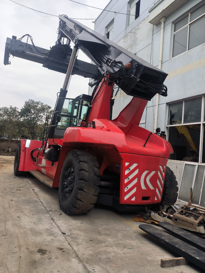 Kalmar DRF450 Used Reach stacker/Container forklift в лизинг Kalmar DRF450 Used Reach stacker/Container forklift: фото 1