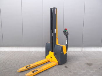 JUNGHEINRICH EMC 110 - Телескопический погрузчик